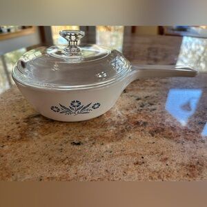 Cornflower Blue P-81-B 1 pint with Pyrex P-81-C glass lid.6x6 small skillet. Vtg